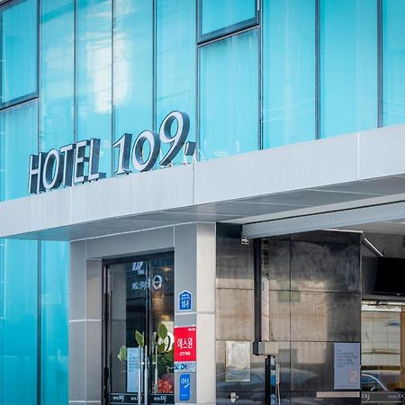 Hotel 109 Busan Bagian luar foto