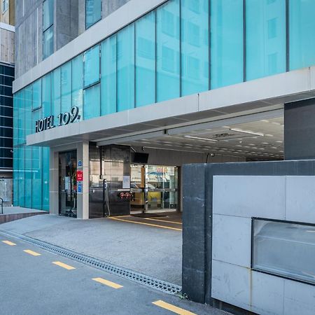 Hotel 109 Busan Bagian luar foto