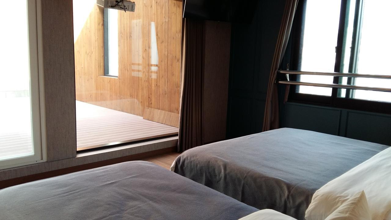 Hotel 109 Busan Bagian luar foto