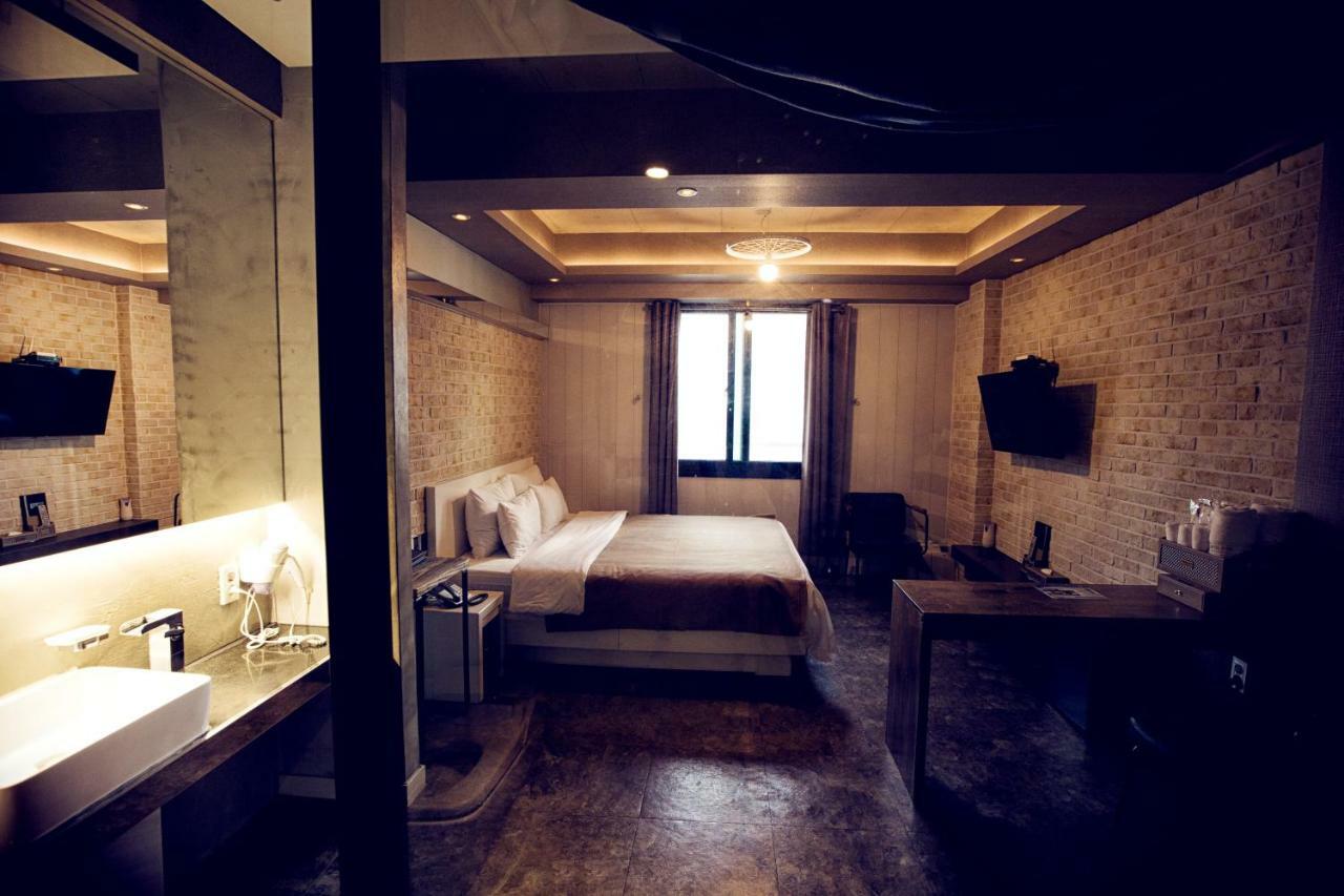 Hotel 109 Busan Bagian luar foto
