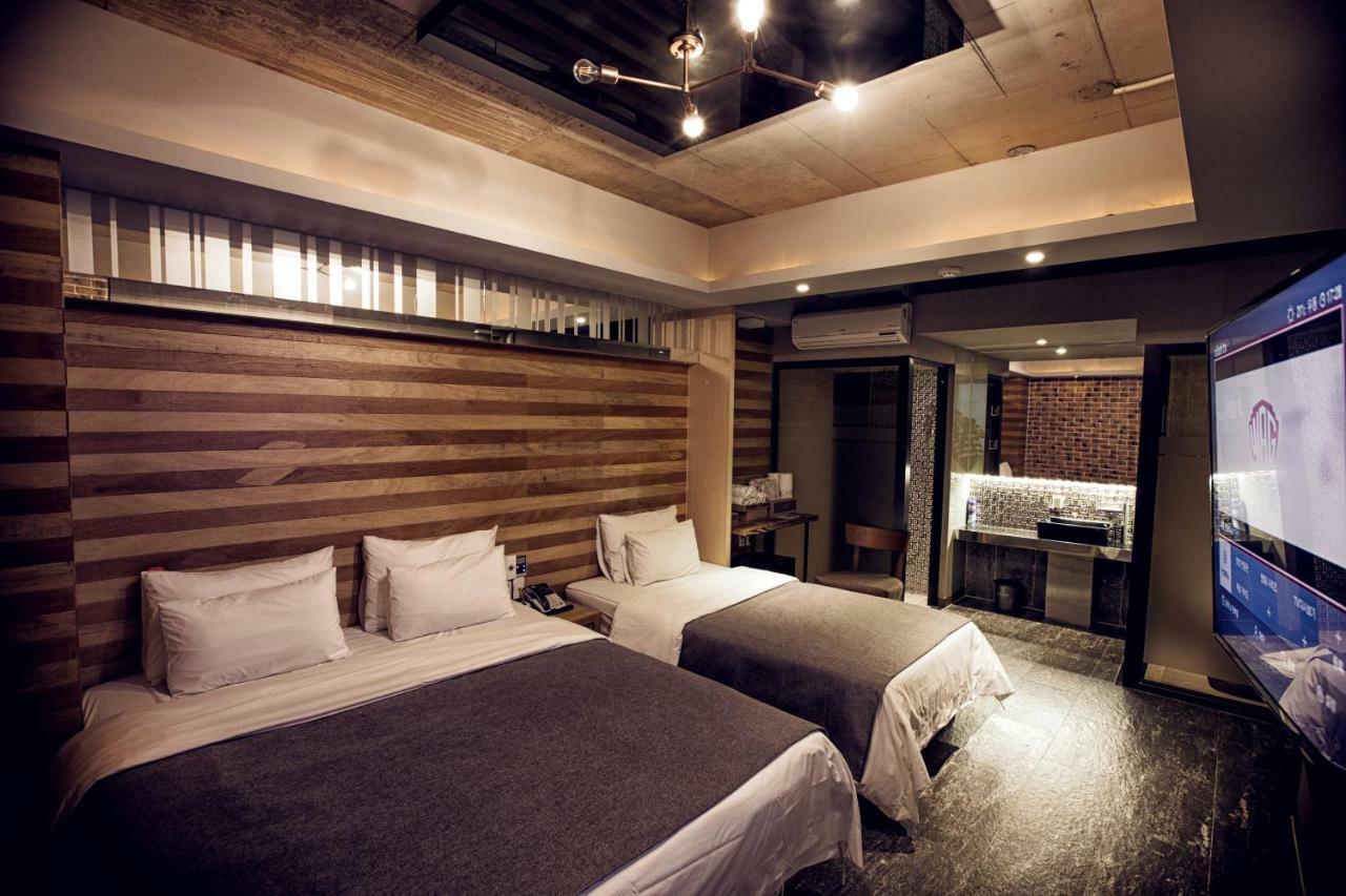 Hotel 109 Busan Bagian luar foto