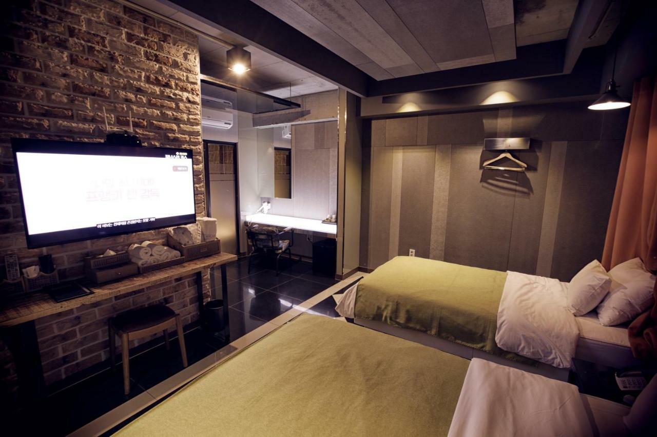 Hotel 109 Busan Bagian luar foto
