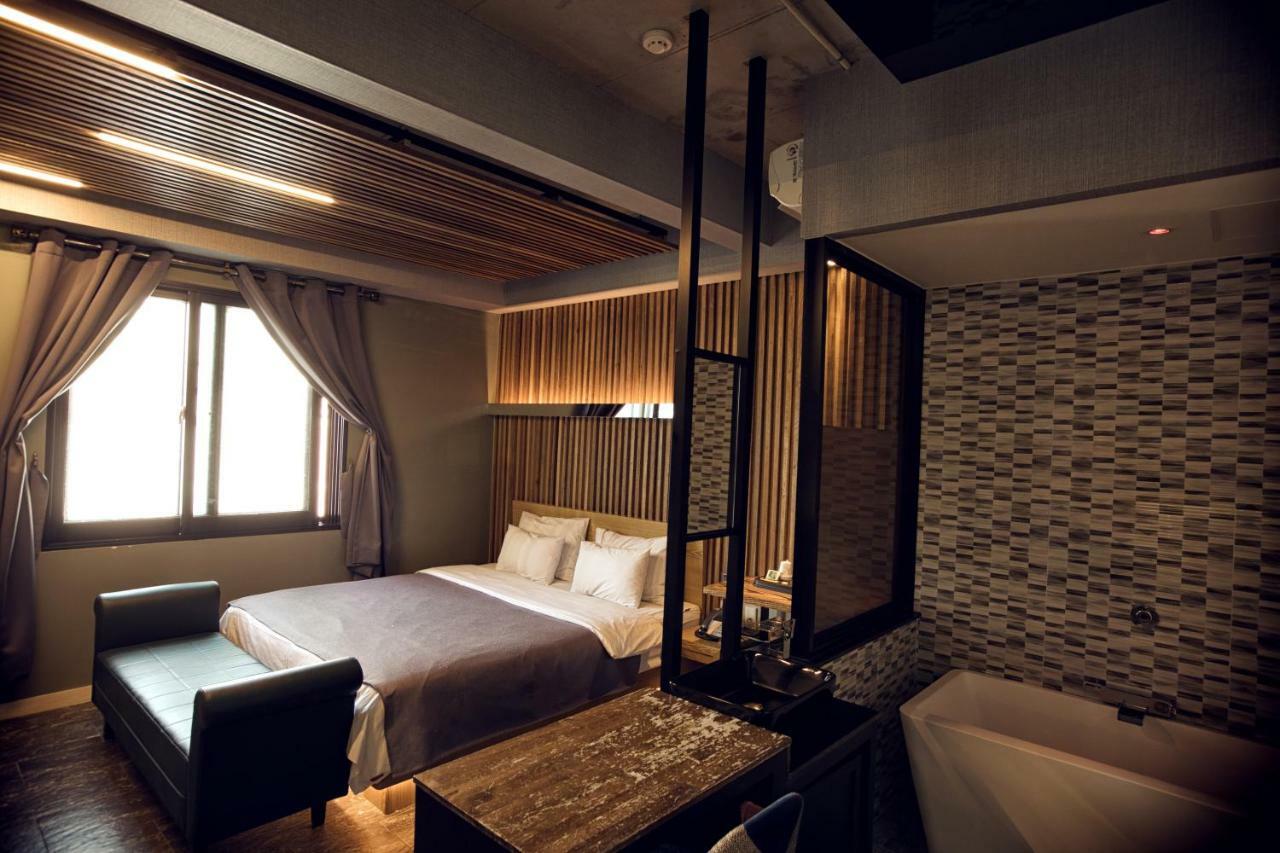 Hotel 109 Busan Bagian luar foto