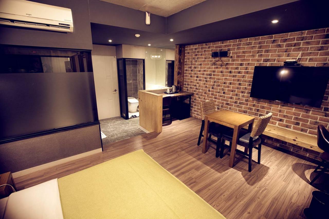 Hotel 109 Busan Bagian luar foto