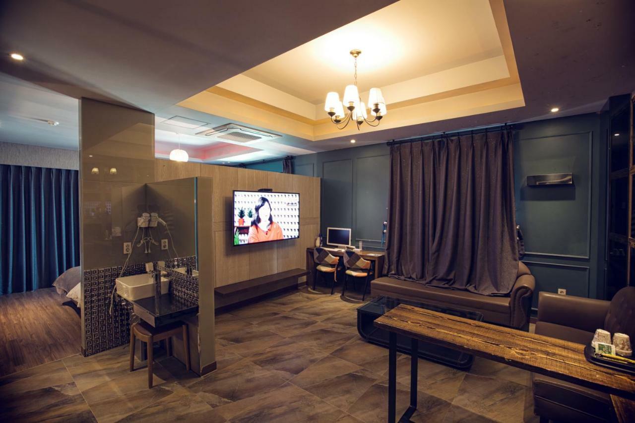 Hotel 109 Busan Bagian luar foto